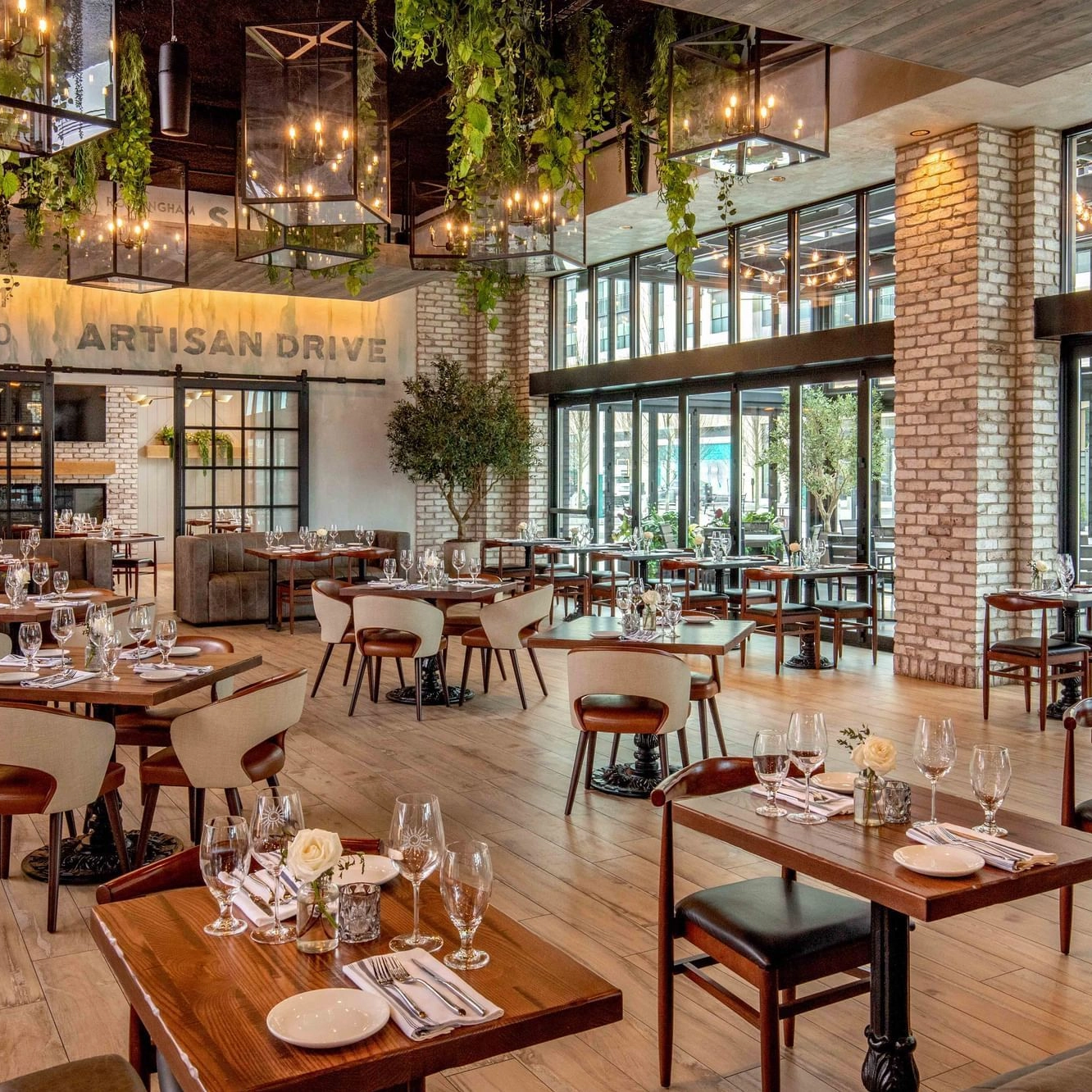  Interior Design Commercial Hospitality Hotel Dining Table And Chair Furniture Set Restaurant Furniture