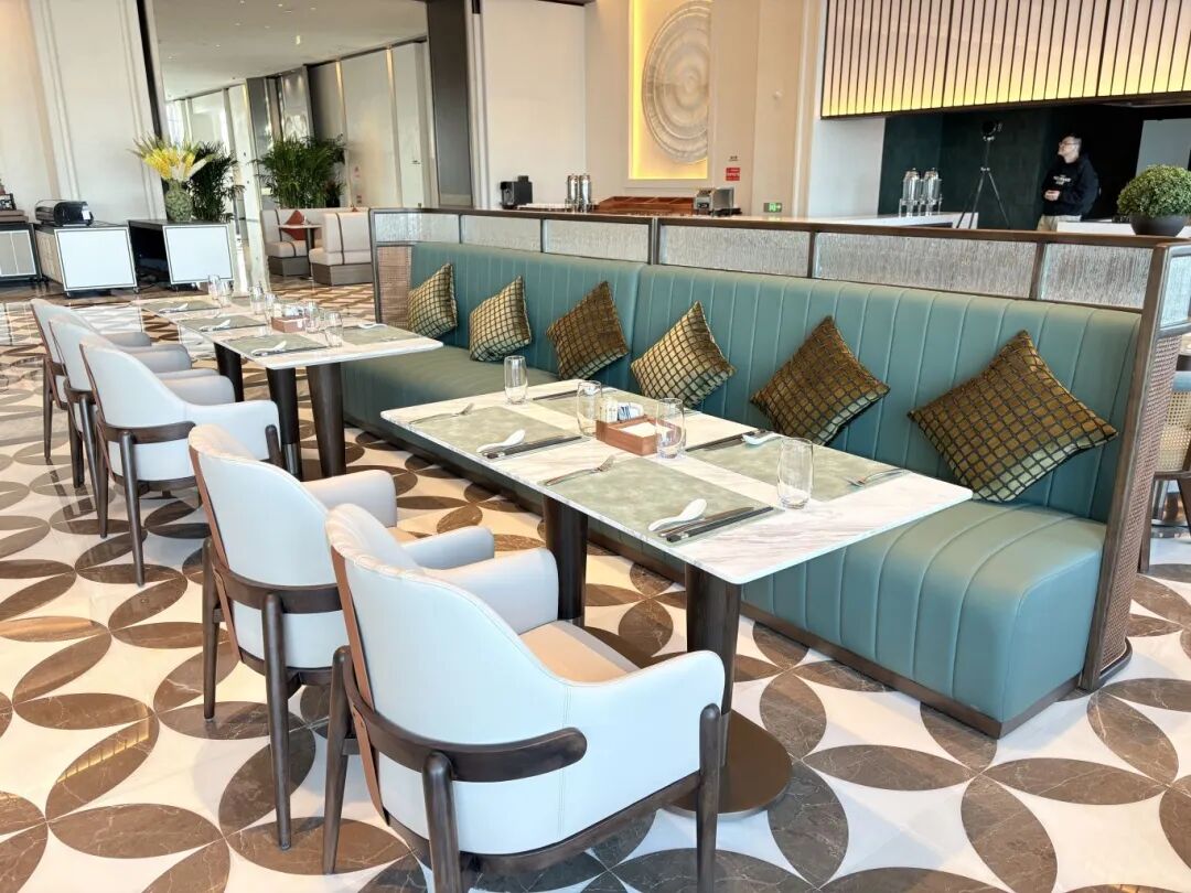restaurant booth