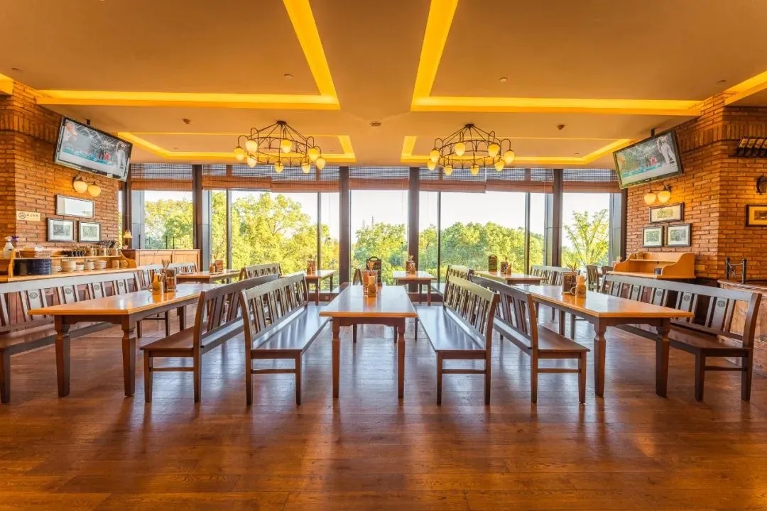 dining room in hotel