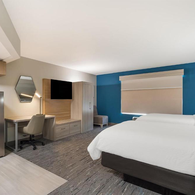 King Size Bed DoubleTree by Hilton