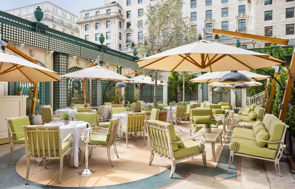 Umbrellas for Poolside: Enhancing Comfort And Style in Hotel Outdoor Spaces