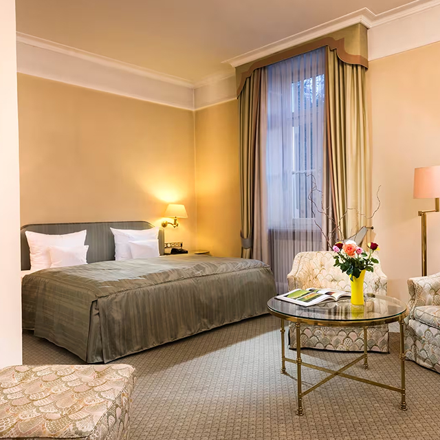 Elegant Custom Casework Luxury Hotel Suite Furniture for Classic Bedroom