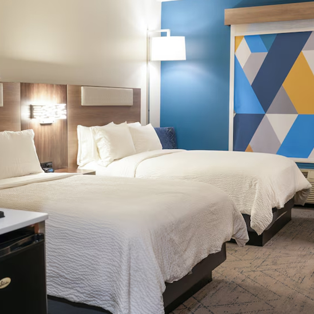 King Size Bed DoubleTree by Hilton