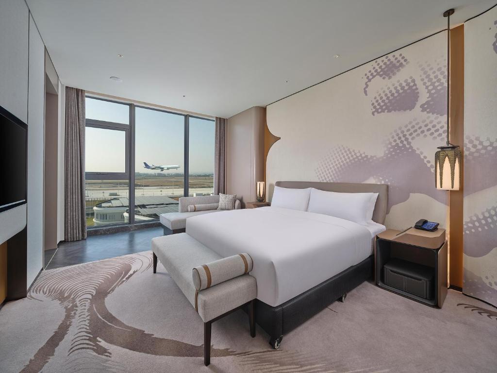 hotel guestroom (2)
