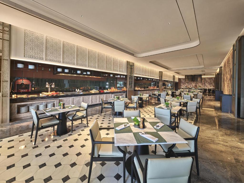 hotel restaurant (3)