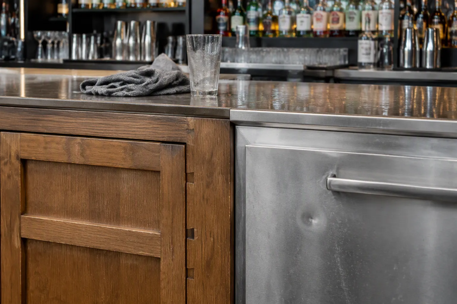 Wood vs Metal: Durability and Environmental Tolerance