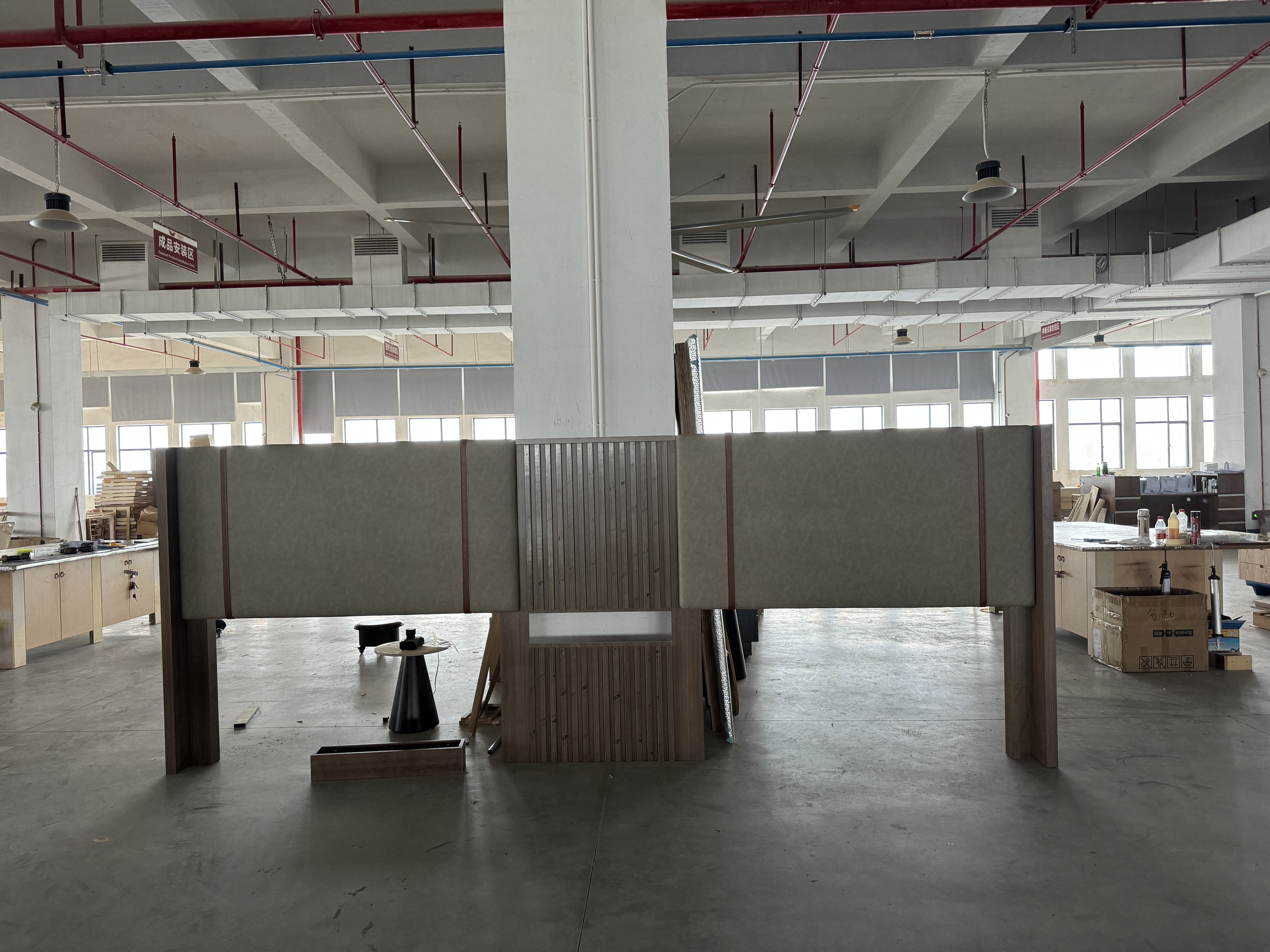 holiday inn hotel bed