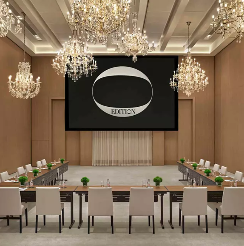 Hotel Renovation Cost Per Room: 2025 Comprehensive Budgeting Guide