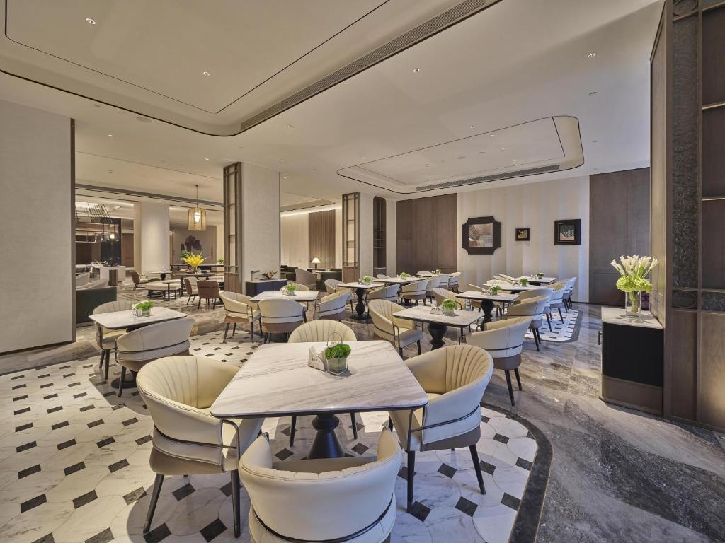 hotel restaurant (2)